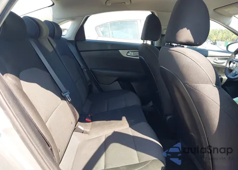 2022 Kia Forte Lxs z USA, uszkodzony, nr VIN 3KPF24AD7NE494238